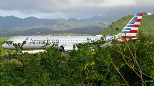 Boeing 757-200 (N189AN)