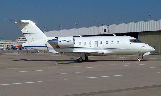 Canadair Challenger (N988JC)