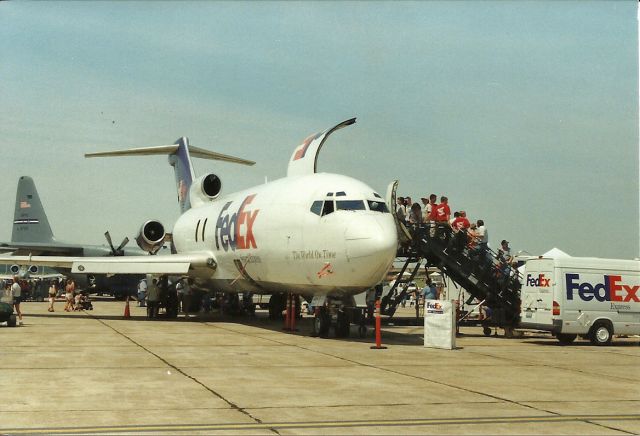 BOEING 727-200 —
