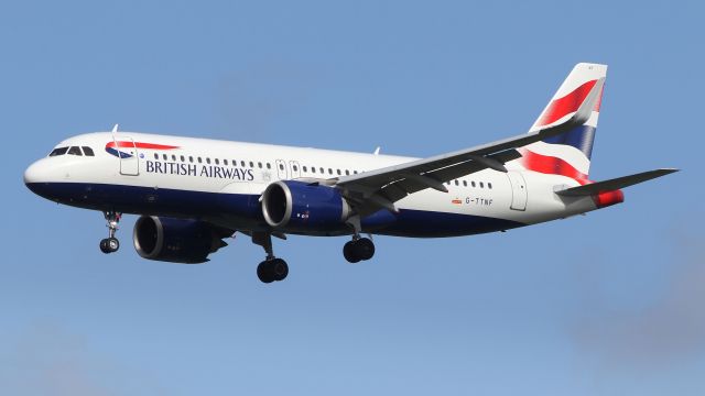 Airbus A320 (G-TTNF)