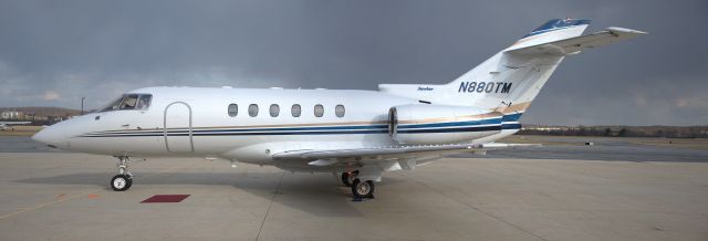 Hawker 800 (N880TM)