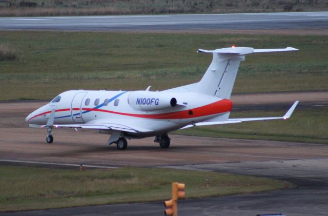 Embraer Phenom 300 (N100FG)