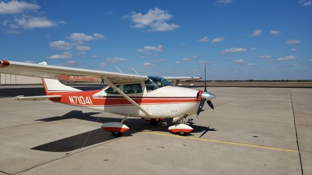 Cessna Skylane (N71041) - Taken at KTPL 