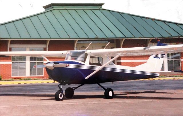 Cessna Commuter (N8321G)