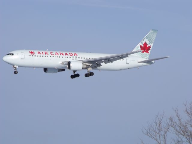 C-FCAF — - landing on #32 after a length flight from Heathrow. (M)