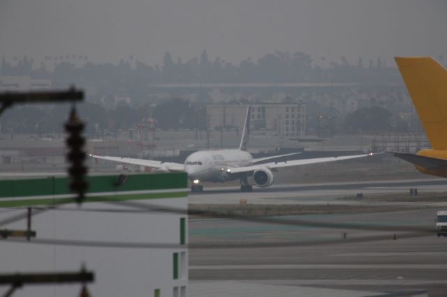 Boeing 787-8 (N45905) - LANDED ON 25L