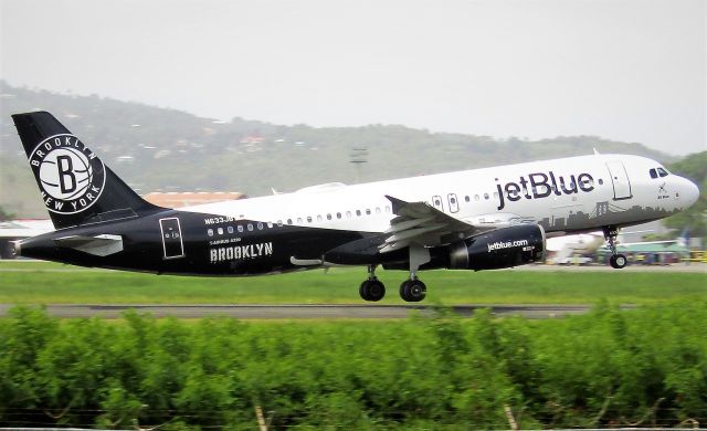 Airbus A320 (N633JB)