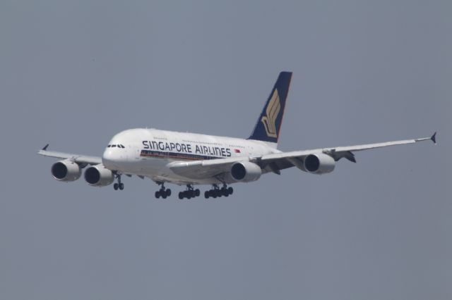 Airbus A380-800 —