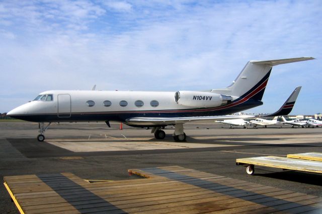 Gulfstream American Gulfstream 2 (N104VV) - Parked on the Sheltair ramp on 7-Nov-06.