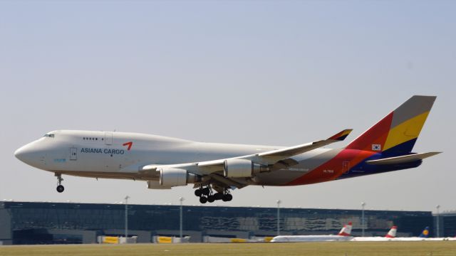 Boeing 747-400 (HL7618)