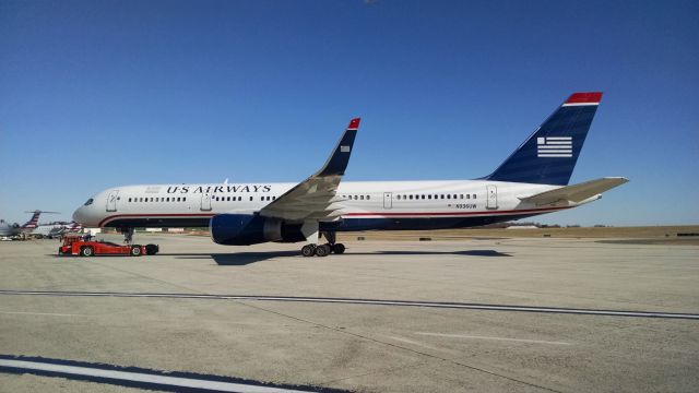 Boeing 757-200 (N936UW)