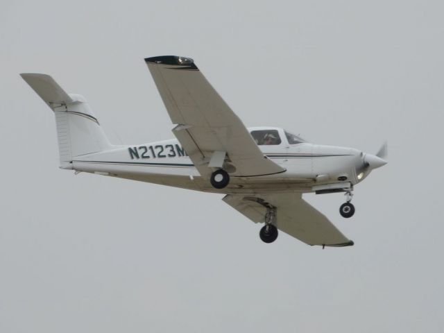 Piper Arrow 4 (N2123M)