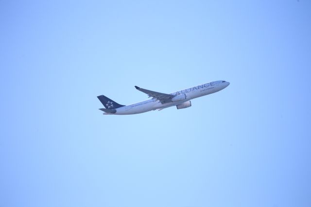 Airbus A330-300 (C-GOFV)