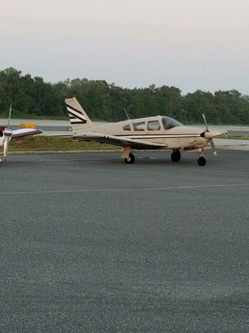 Piper Cherokee (N2781R)