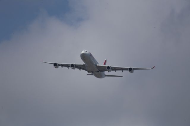 Airbus A340-300 (HB-JMJ)