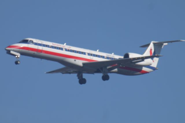 Embraer ERJ-145 (N655AE)