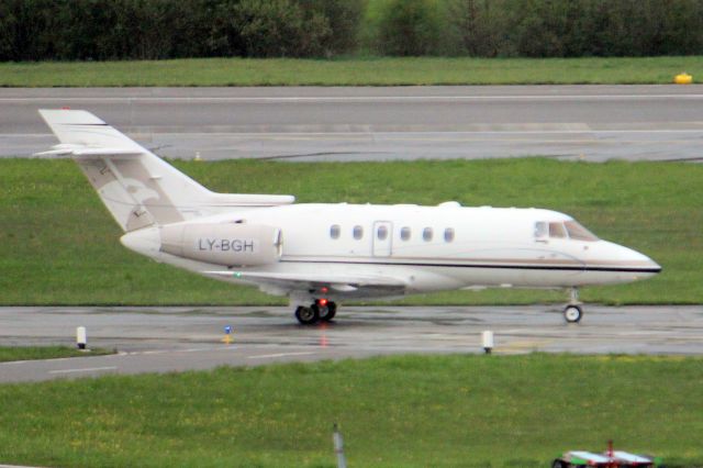 Hawker 800 (LY-BGH) - Classic Jet Hawker 750 taxiing to the ramp on 23-Apr-23 arriving from UDYZ as LLT371.