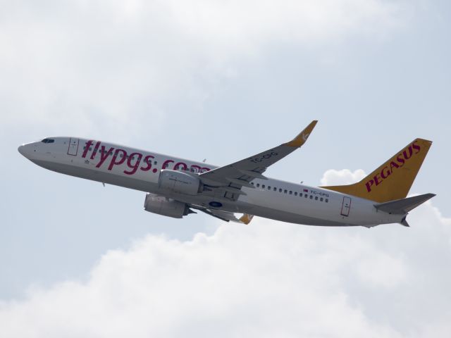 Boeing 737-800 (TC-CPG) - Take off runway 06 at Sabiha Gökçen airport, Istanbul, Turkey | 15 SEP 2014.