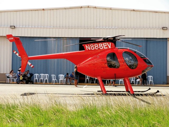 MD Helicopters MD 500 (N888EV)