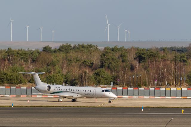 Embraer ERJ-145 (F-HOXY)