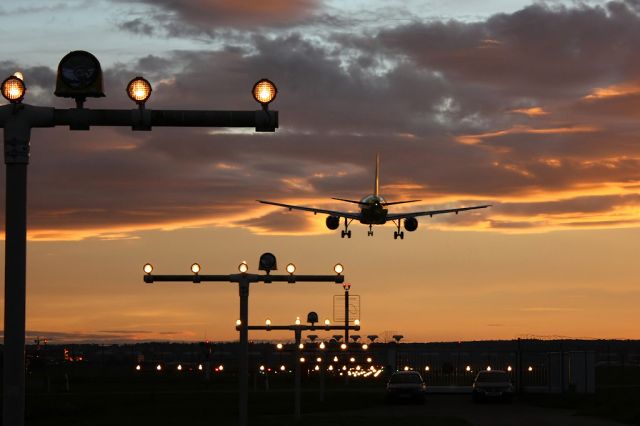 Airbus A320 (D-AKNV)