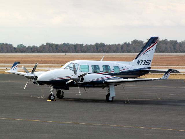 Piper Navajo (N735D)