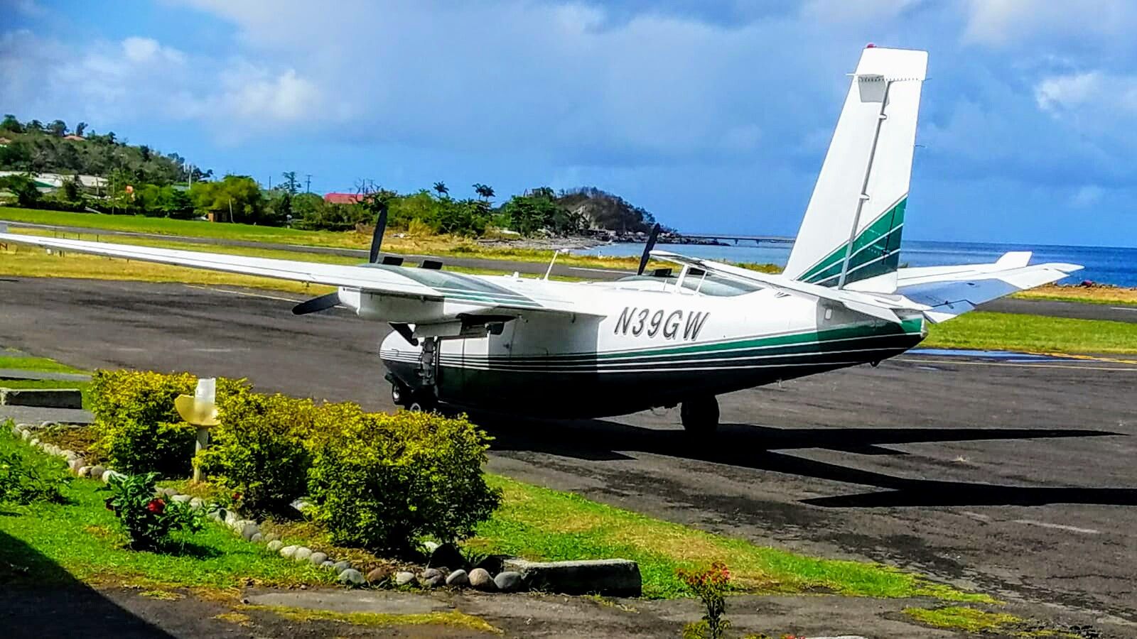 Aero Commander 500 (N39GW)