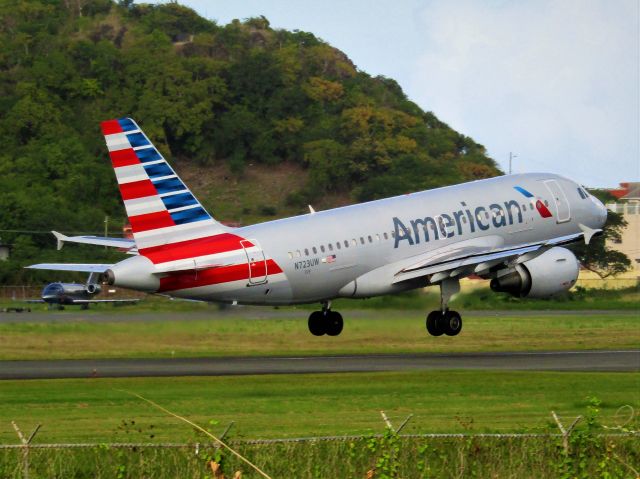 Airbus A319 (N723UW)