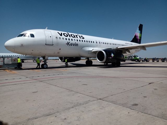 Airbus A320 (XA-VLE) - arriving from Guadalajara Y4307 and then leaving as Y4308