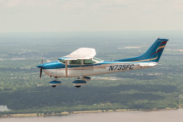 Cessna Skylane (N735FC) - Aerial pic of N735FC over the Ross Barnett Reservoir headed to home base at KMBO Madison, MS.