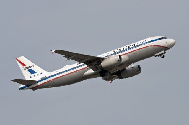 Airbus A320 (N475UA)