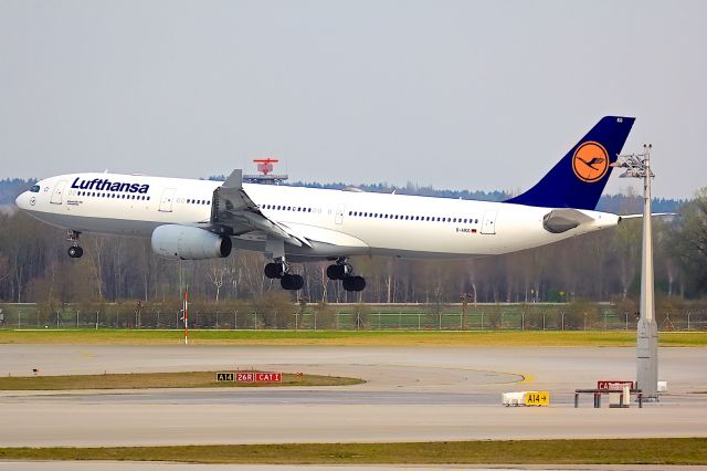 Airbus A330-300 (D-AIKG)