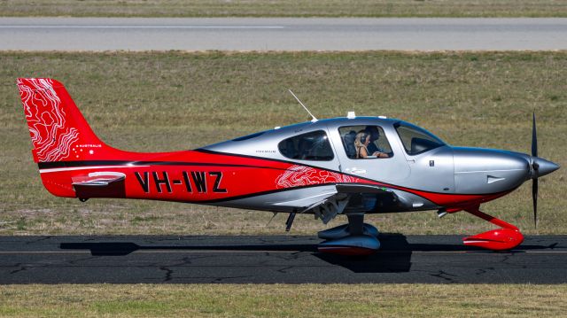 Cirrus SR-22 (VH-IWZ)