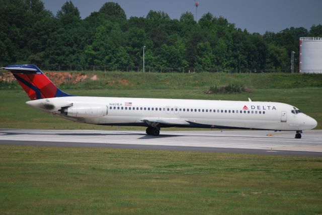 McDonnell Douglas DC-9-50 (N401EA) - Back taxiing 18C - 4/27/12