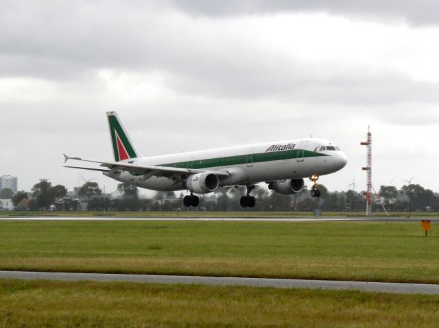 Airbus A321 (I-BIXP)