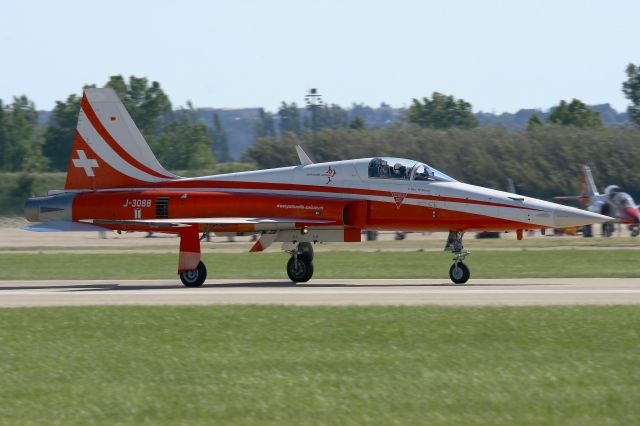 J3088 — - Northrop F-5E Tiger II, Capt Michael Meister, 2nd  solo of Patrouille Suisse 2013, Swiss Air Force Aerobatic Team, Salon de Provence Air Base 701 (LFMY)