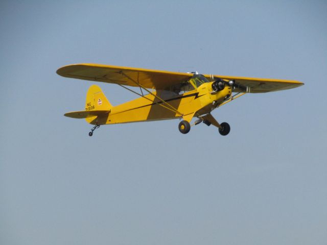 Piper NE Cub (N21506) - Taking off RWY 8R