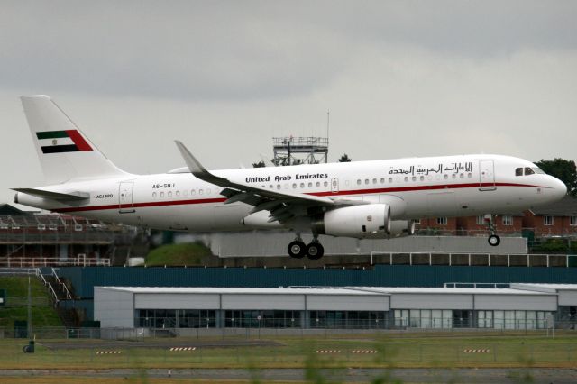 Airbus A320 (A6-SHJ) - Sharjah Ruler's Flight ACJ320 Prestige on short finals for rwy 24 on 26-Jul-19 arriving from EGKK as SHJ1.