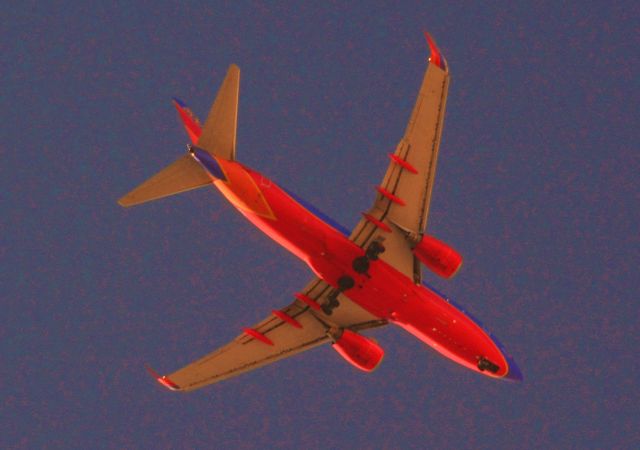 Boeing 737-700 (UNKNOWN) - Approaching McCarran International  Runway 25L