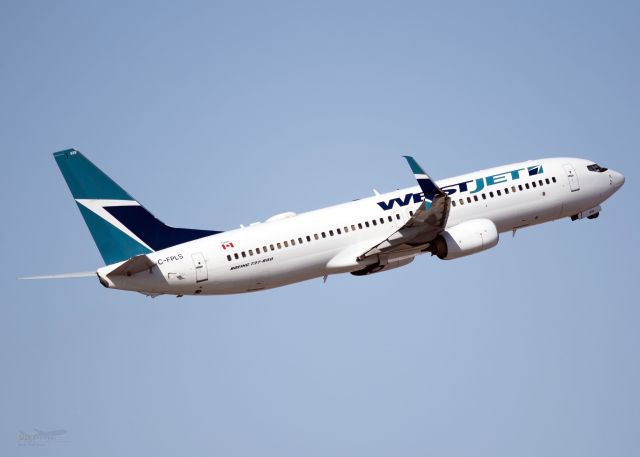 Boeing 737-800 (C-FPLS)