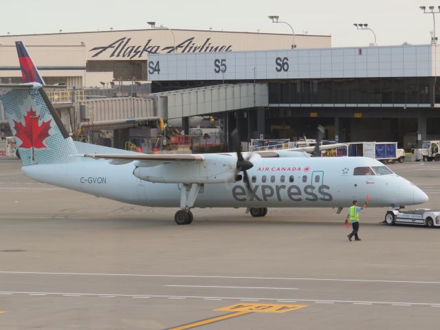 de Havilland Dash 8-300 (C-GVON)