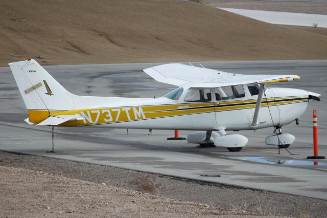 Cessna Skyhawk (N737TM)