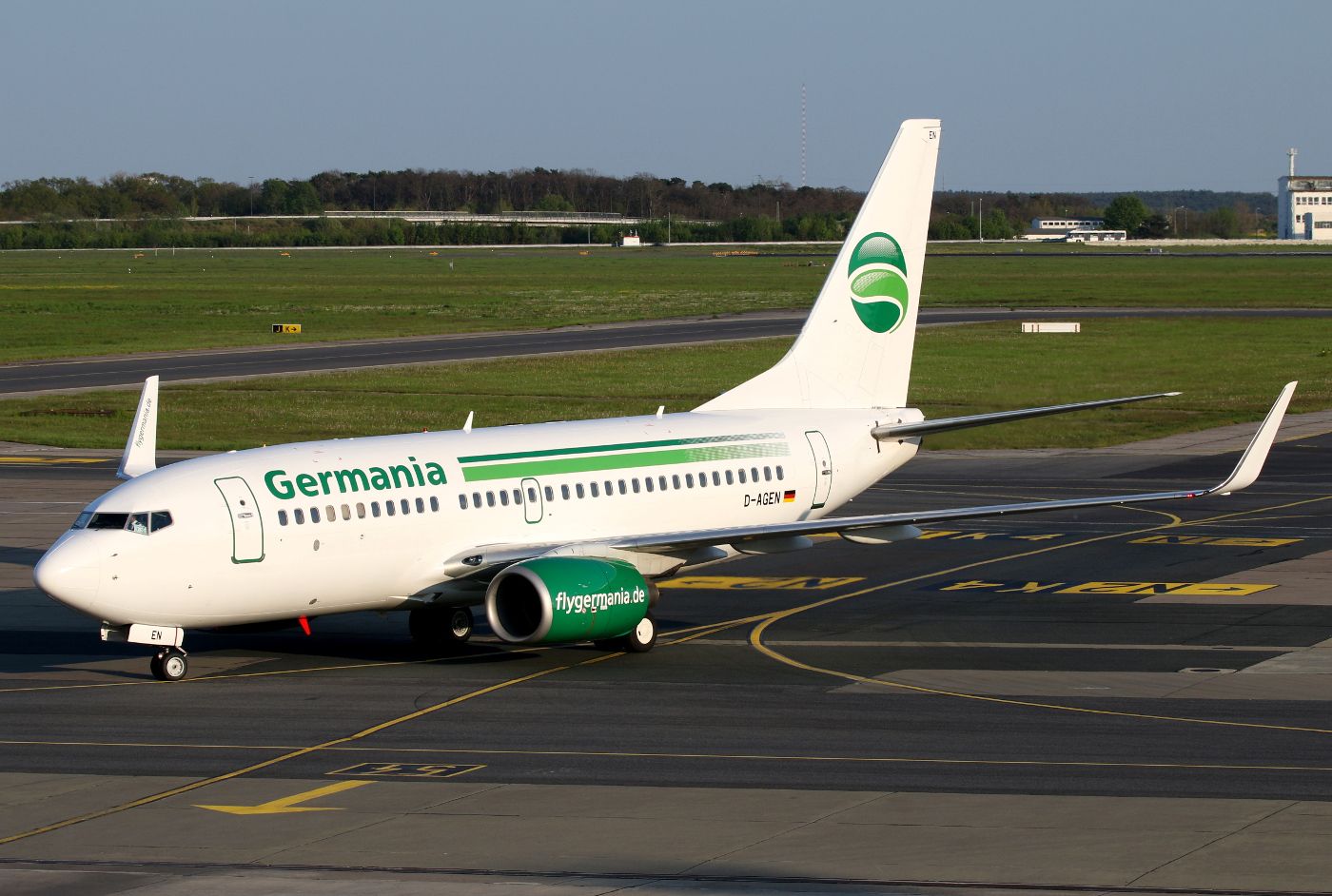 Boeing 737-700 (D-AGEN)