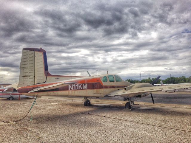 Beechcraft Bonanza (36) (N11KM)