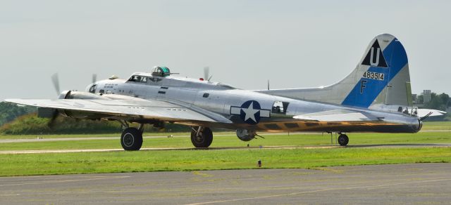 Boeing B-17 Flying Fortress (N9323Z)