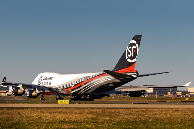 Boeing 747-400 (B-2422)