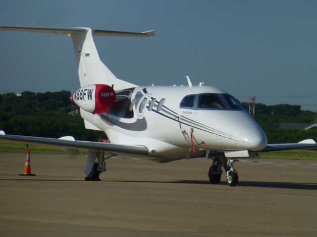 Embraer Phenom 100 (N88FW)