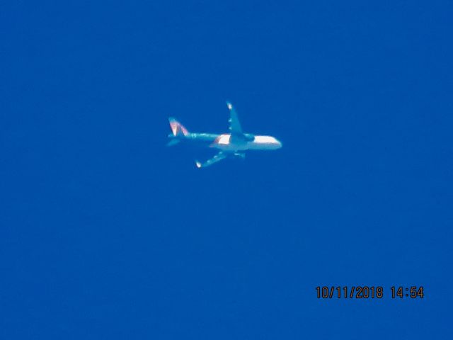 Airbus A320 (N246NV)