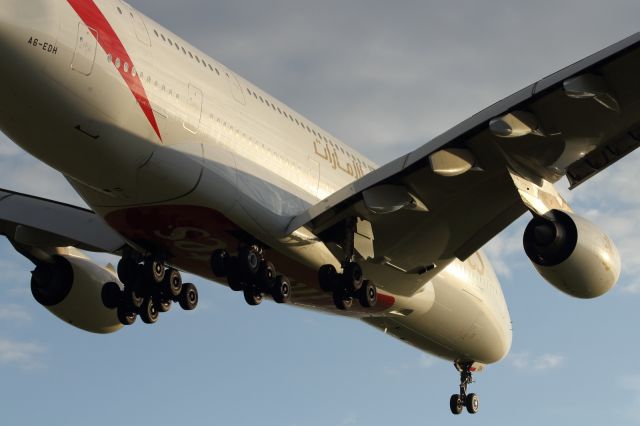 Airbus A380-800 (A6-EDH) - Approaching LHR, Runway 027L.