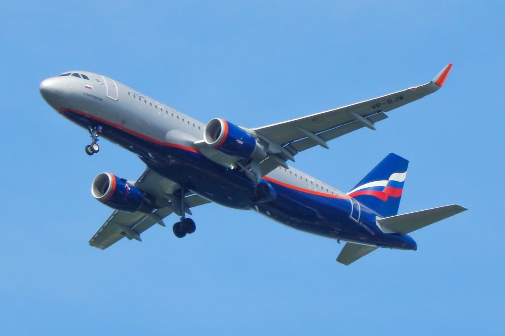 Airbus A320 (VP-BJW)